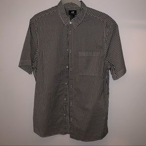 Gray striped button down short sleeve H&M shirt
